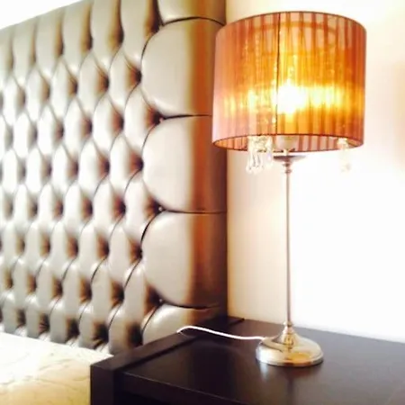 Luxury Lisbon Apartment. With Air Con.-3
