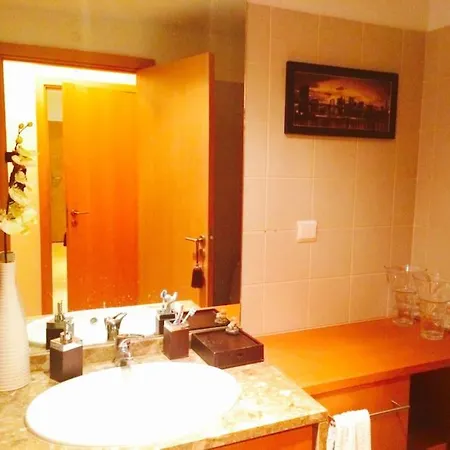 Luxury Lisbon Apartment. With Air Con.-3
